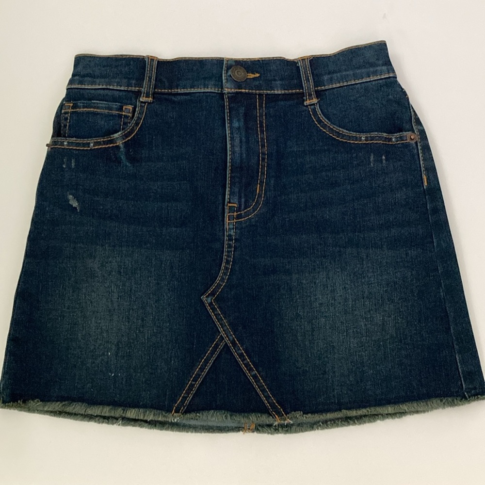 🎉 3 For $20 Cat&Jack Girl Denim Skirt Size M (7/8) Dark Wash Raw Hem Distressed